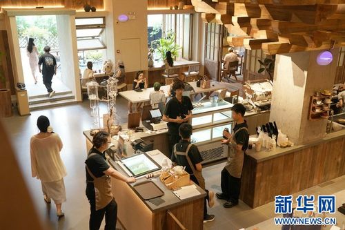 西安潮流咖啡館 文藝創(chuàng)作與表演引領(lǐng)消費新體驗
